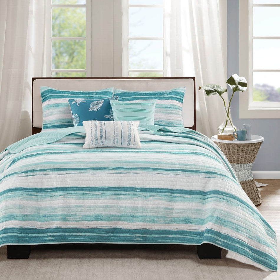 Marina 6 Piece Printed Quilt Set with Throw Pillows - Aqua - Full Size / Queen Size