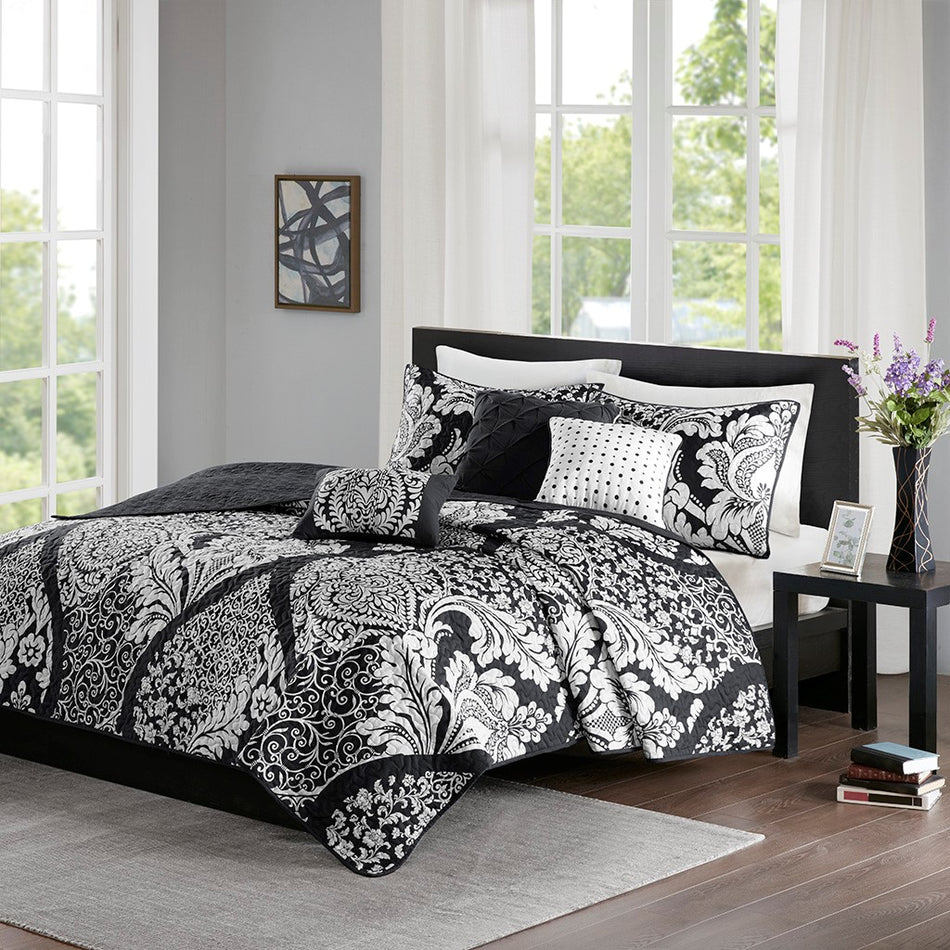 Madison Park Vienna 6 Piece Printed Cotton Quilt Set with Throw Pillows - Black - King Size / Cal King Size