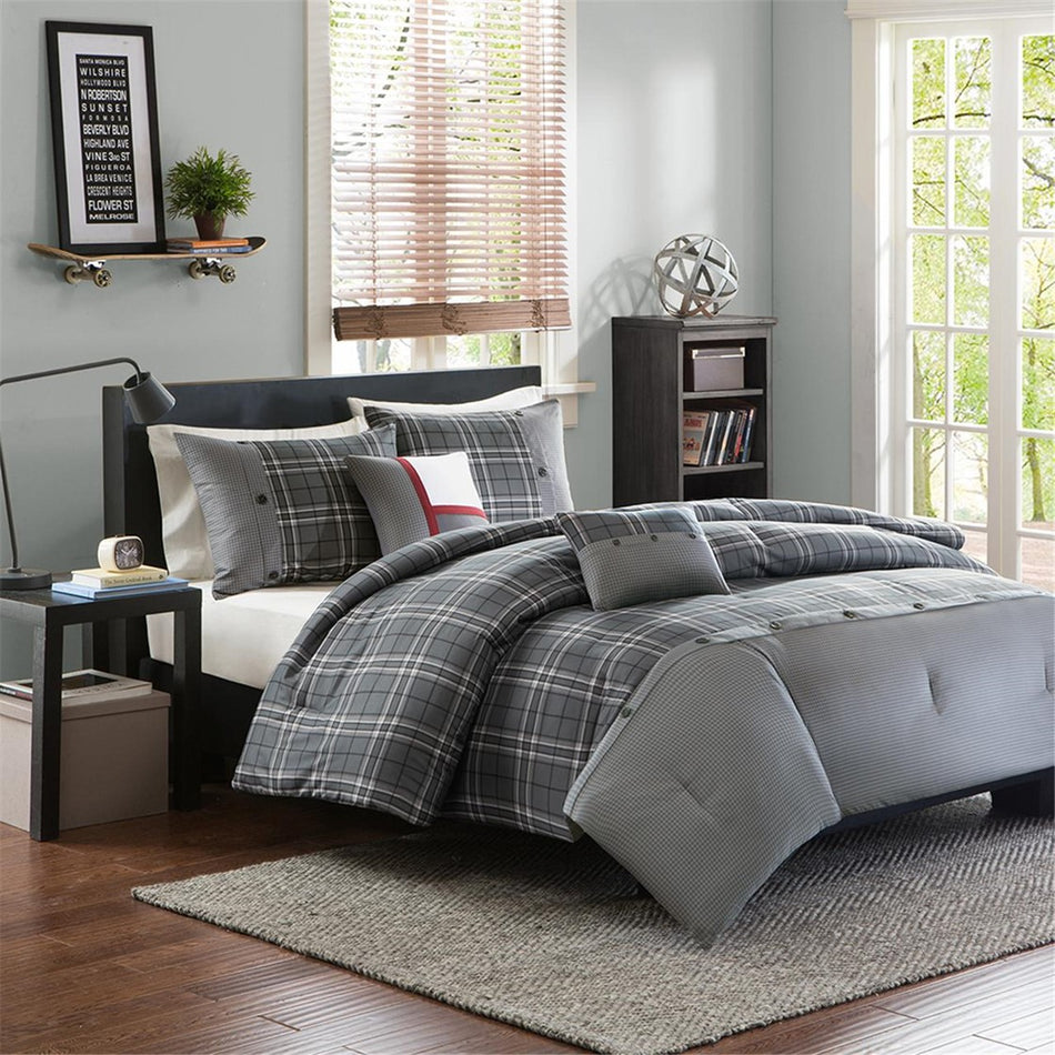 Intelligent Design Cobi Striped Reversible Comforter Set - Navy - King Size / Cal King Size