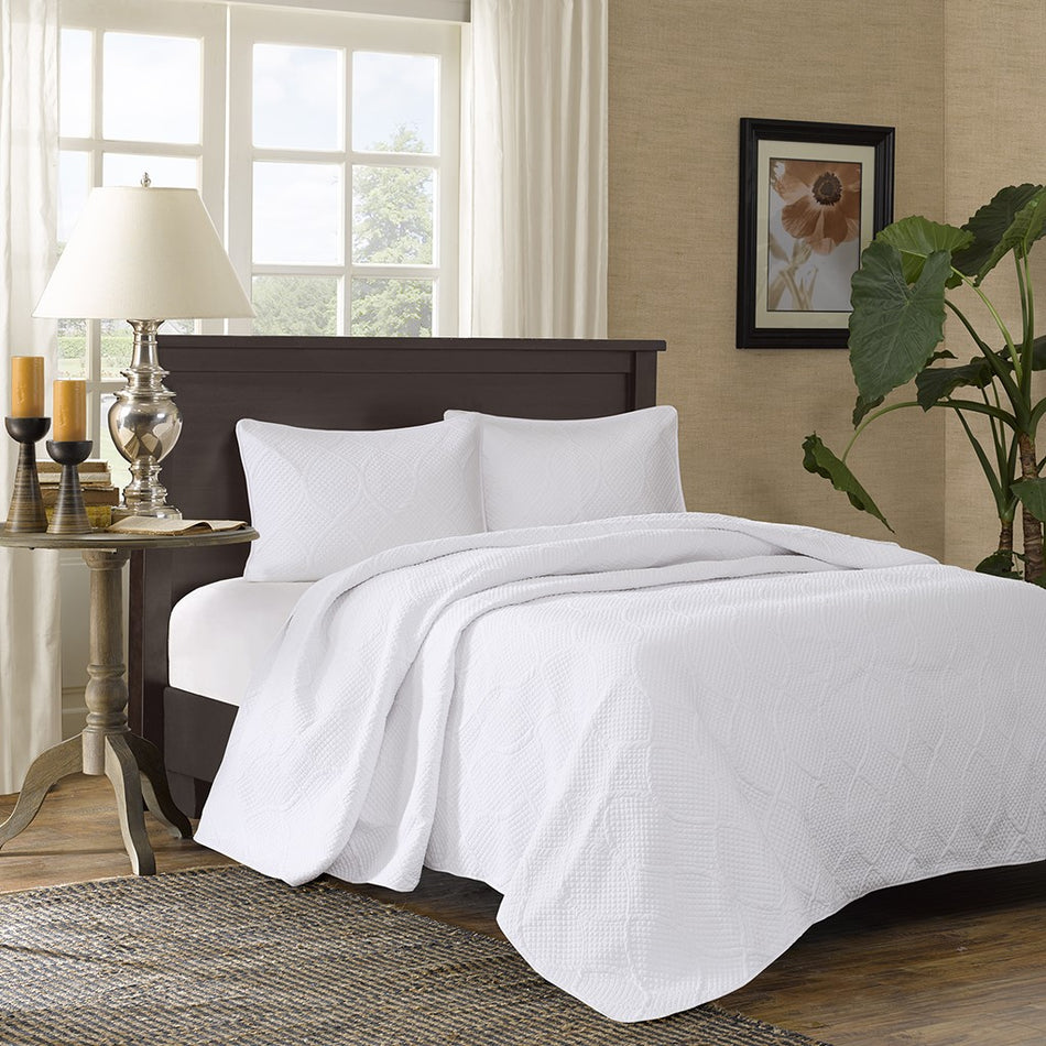 Madison Park Corrine 3 Piece Reversible Mini Bedspread Set - White - Queen Size