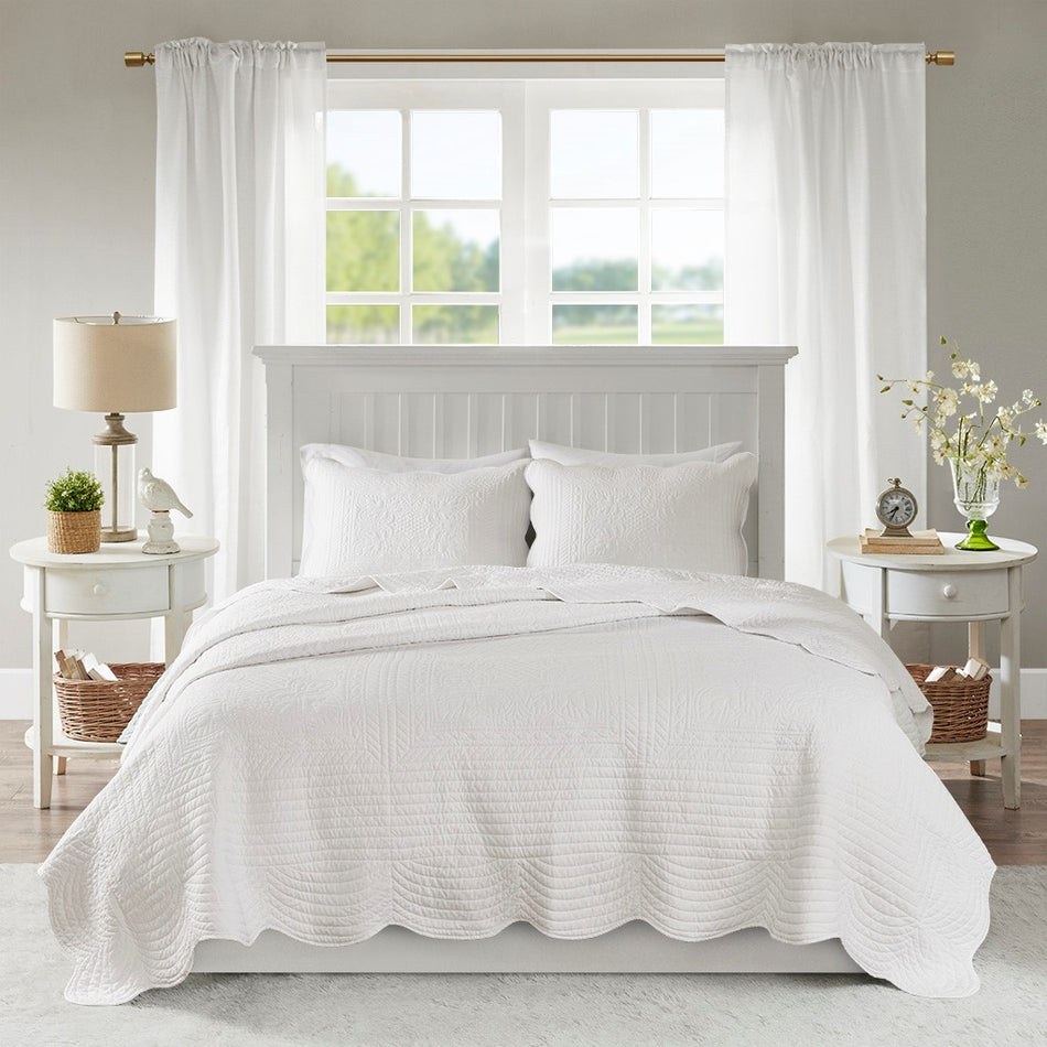 Tuscany 3 Piece Reversible Scalloped Edge Quilt Set - White - Full Size / Queen Size