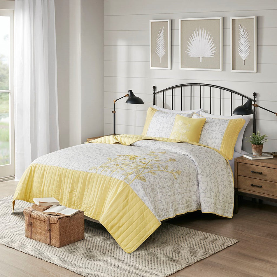Madison Park Pippa 4 Piece Embroidered Microfiber Quilt Set with Throw Pillow - Yellow - King Size / Cal King Size