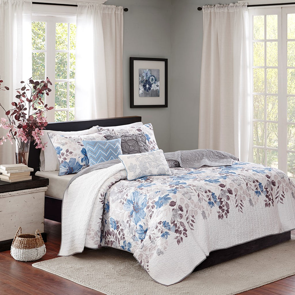 Madison Park Luna 6 Piece Printed Quilt Set with Throw Pillows - Blue - Full Size / Queen Size