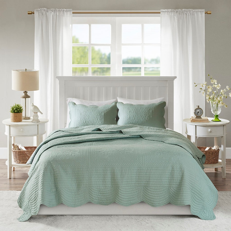 Tuscany 3 Piece Reversible Scalloped Edge Quilt Set - Seafoam - Full Size / Queen Size