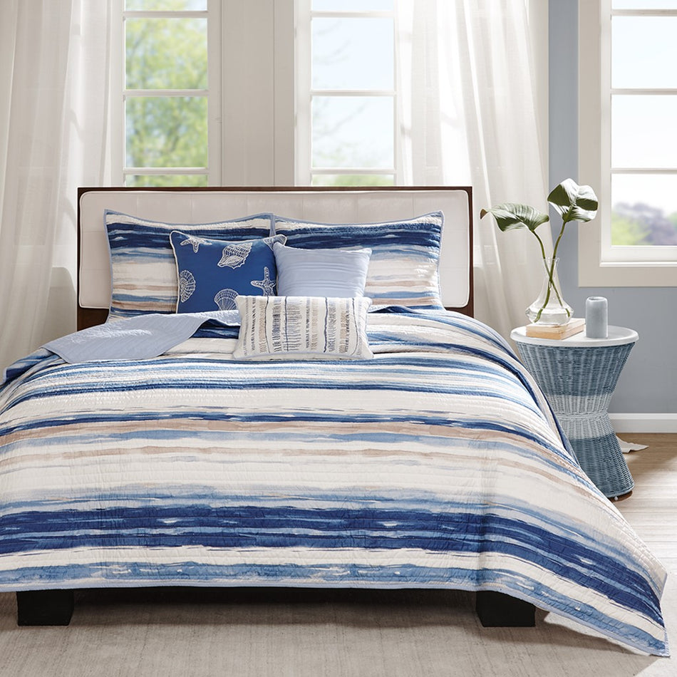 Marina 6 Piece Printed Quilt Set with Throw Pillows - Blue - Full Size / Queen Size