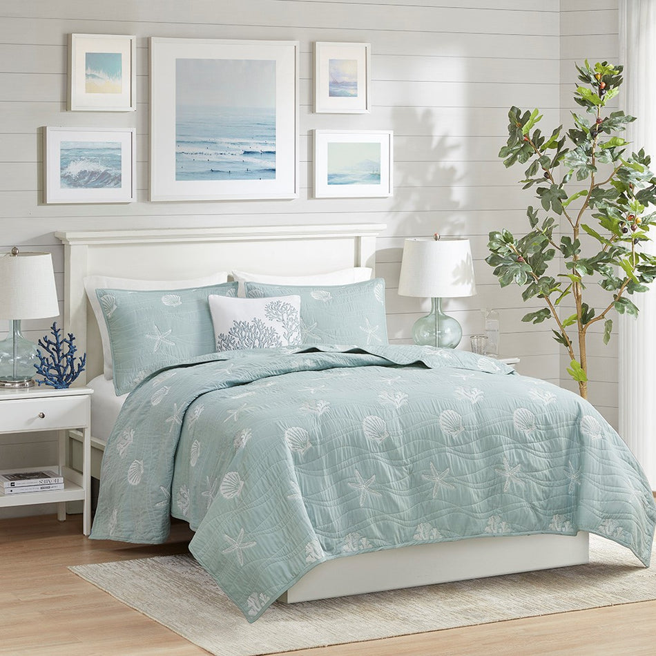 Harbor House Seaside 4 Piece Cotton Reversible Embroidered Quilt Set with Throw Pillow - Aqua - King Size / Cal King Size