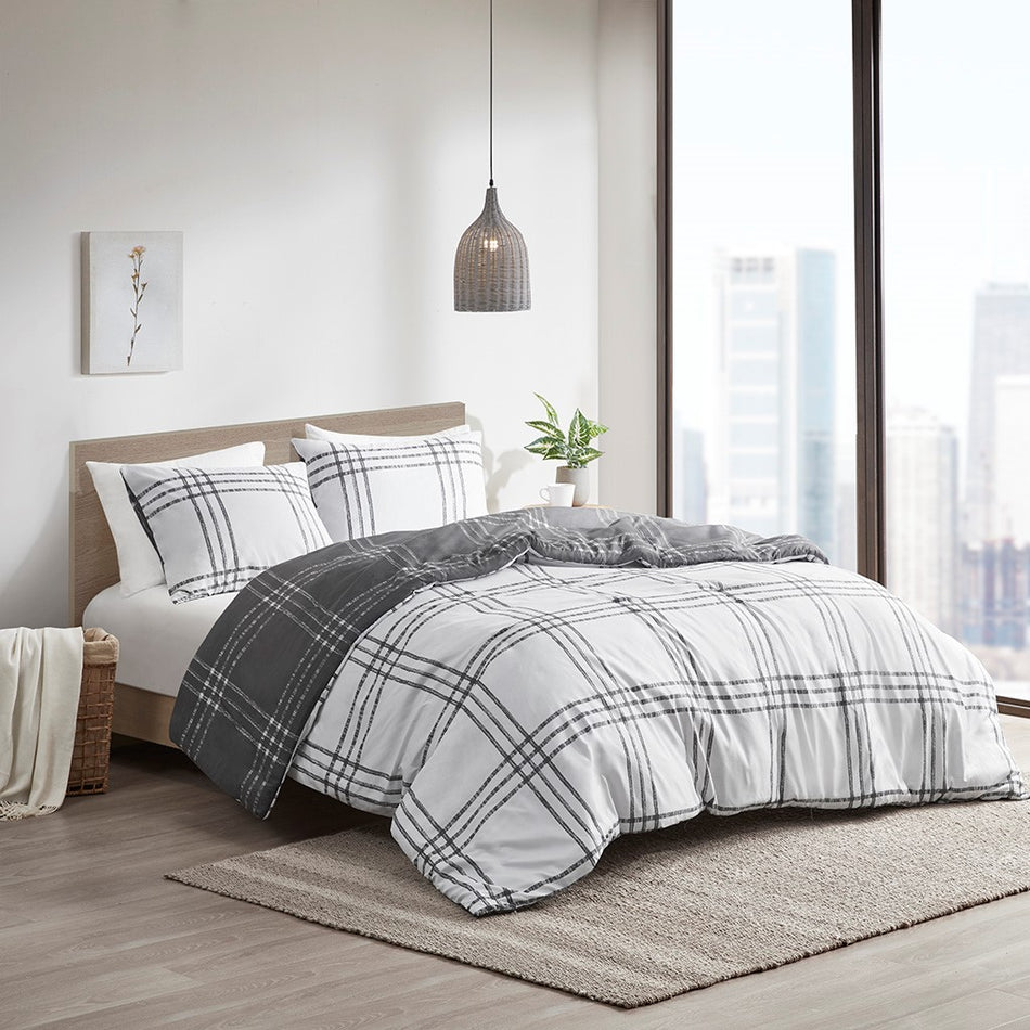 Intelligent Design Pike Plaid Reversible Duvet Cover Set
 - White/Gray - Twin/Twin XL - ID12-2202