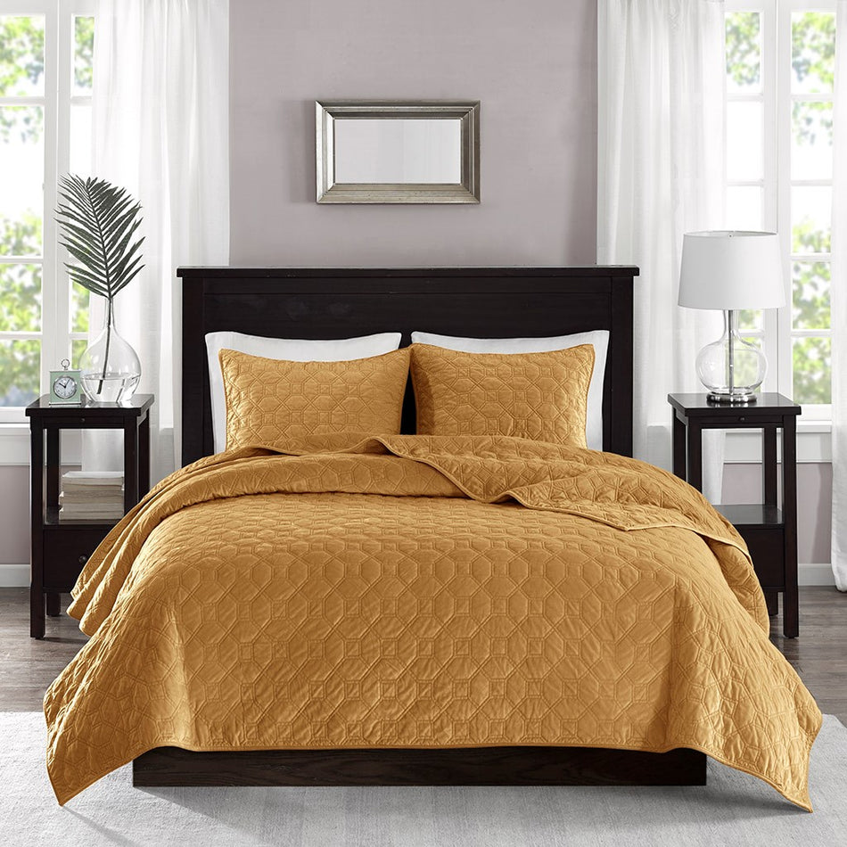 Harper 3 Piece Velvet Quilt Set - Mustard - King Size / Cal King Size