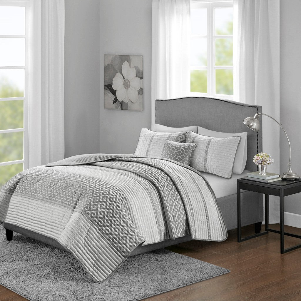 Madison Park Bennett 4 Piece Jacquard Quilt Set with Throw Pillow - Grey - King Size / Cal King Size