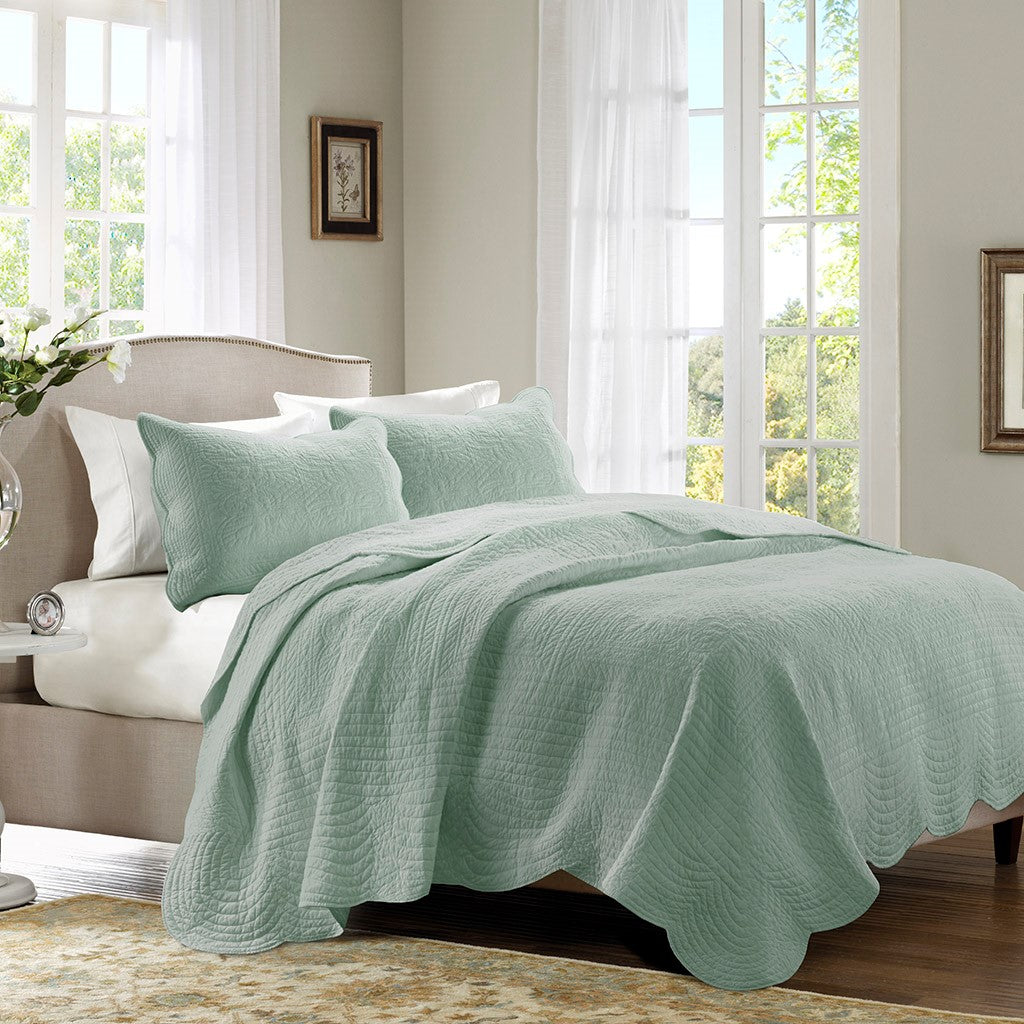 Madison Park Tuscany 3 Piece Reversible Scalloped Edge Quilt Set - Seafoam - Full Size / Queen Size