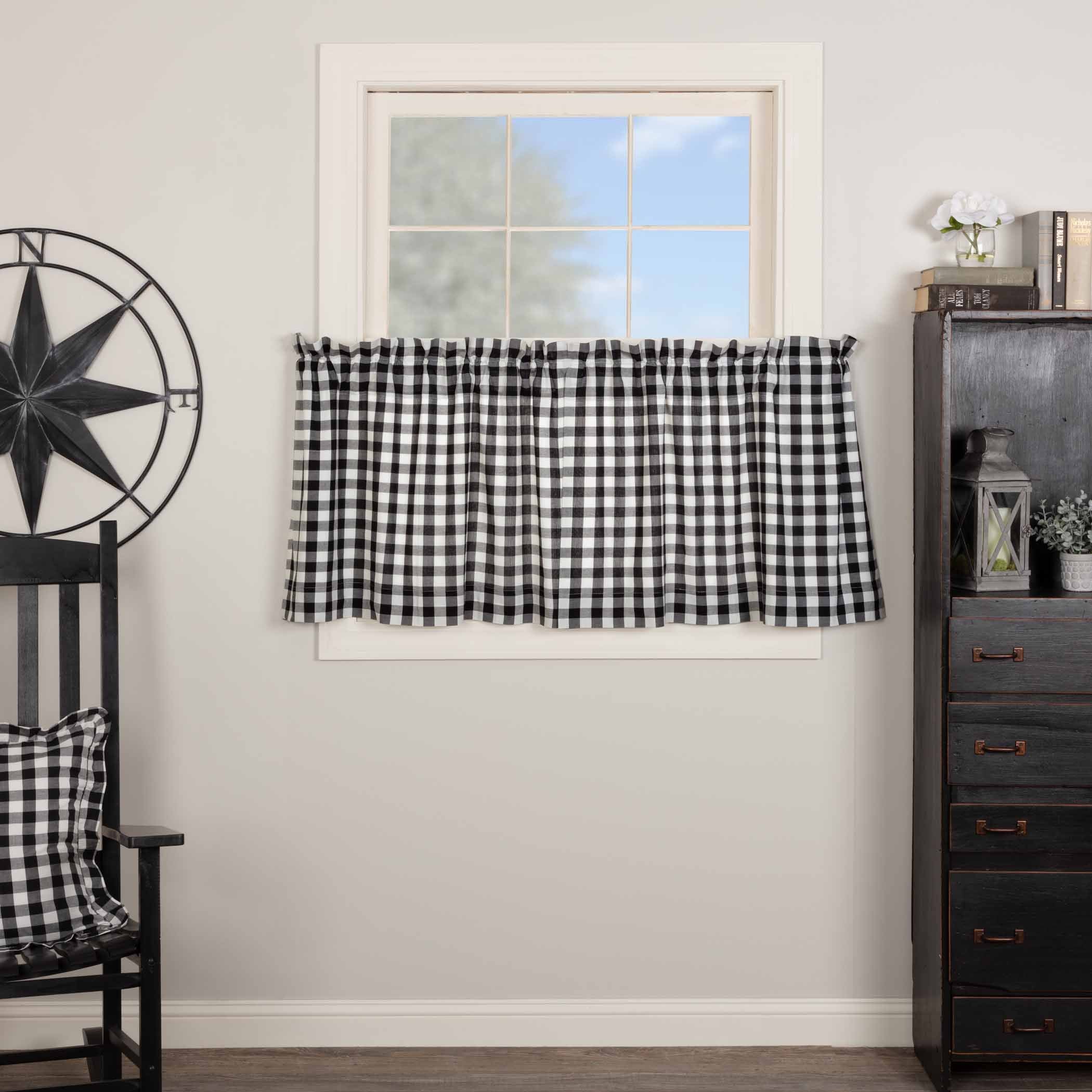 April & Olive Annie Buffalo Black Check Tier Set of 2 L24xW36 By VHC Brands