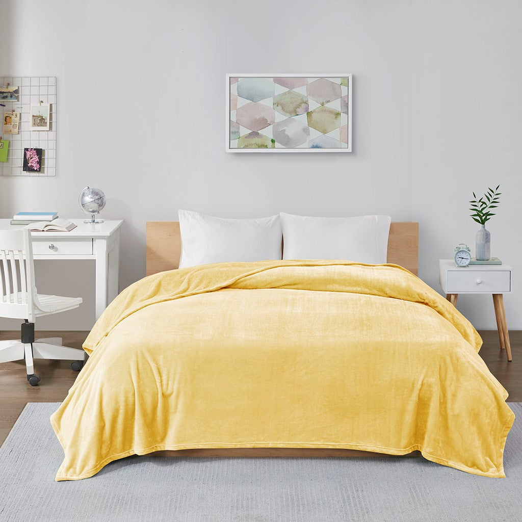 Intelligent Design Microlight Plush Oversized Blanket - Yellow - King Size