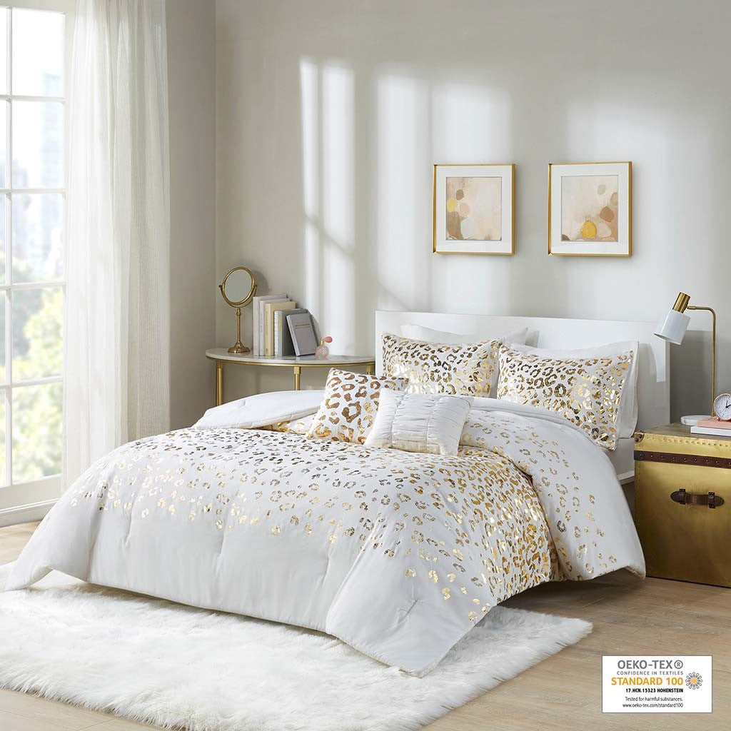 Intelligent Design Lillie Metallic Animal Printed Comforter Set - Ivory / Gold - Full Size / Queen Size