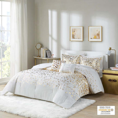 Intelligent Design Lillie Metallic Animal Printed Comforter Set - Ivory / Gold - Full Size / Queen Size