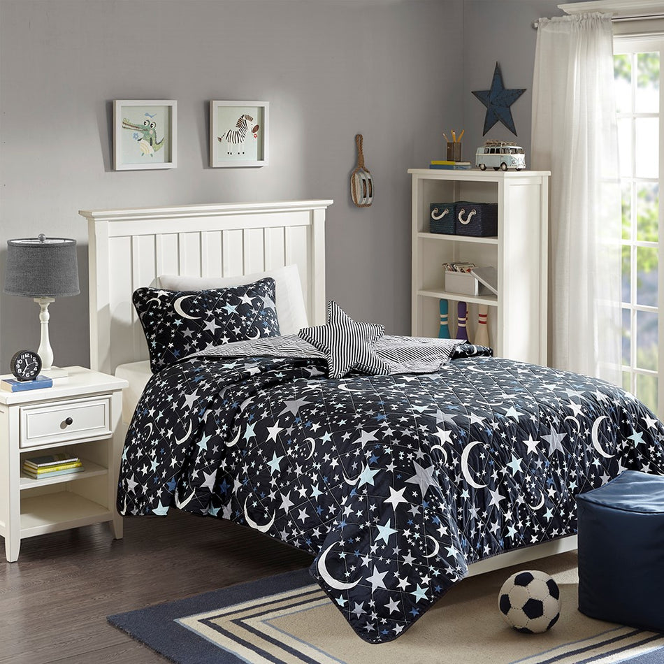 Mi Zone Kids Starry Night Reversible Quilt Set with Throw Pillow - Charcoal - Full Size / Queen Size