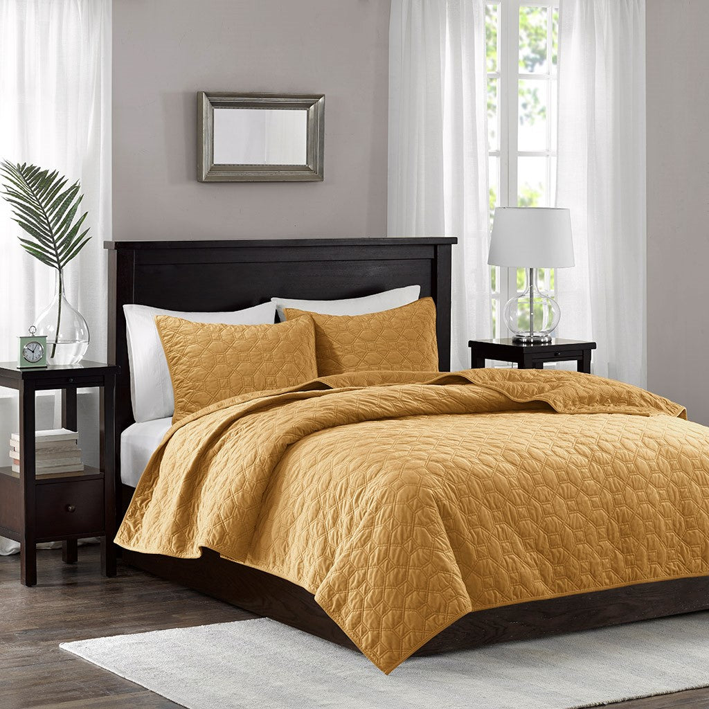 Madison Park Harper 3 Piece Velvet Quilt Set - Mustard - King Size / Cal King Size