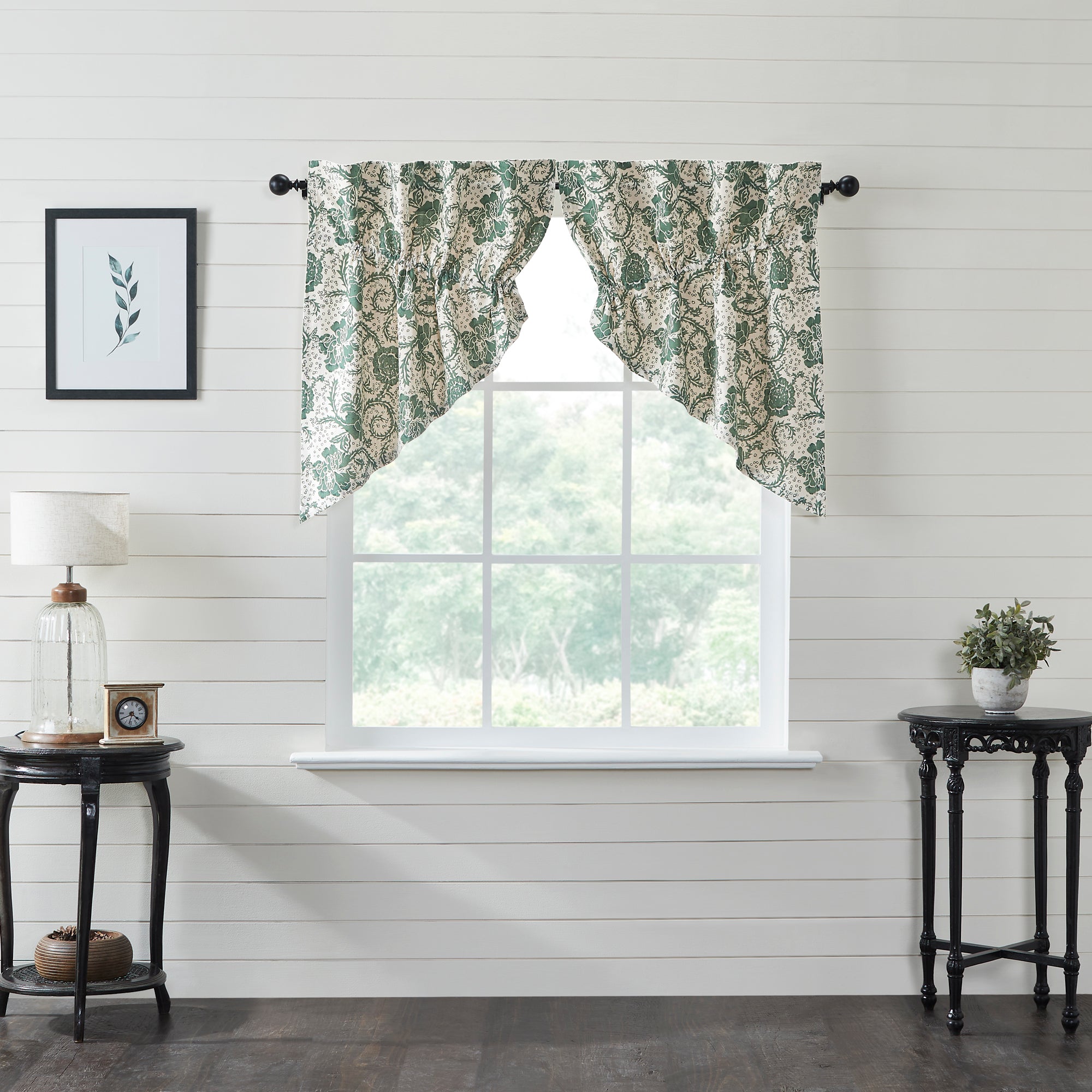April & Olive Dorset Green Floral Prairie Swag Set of 2 36x36x18 By VHC Brands