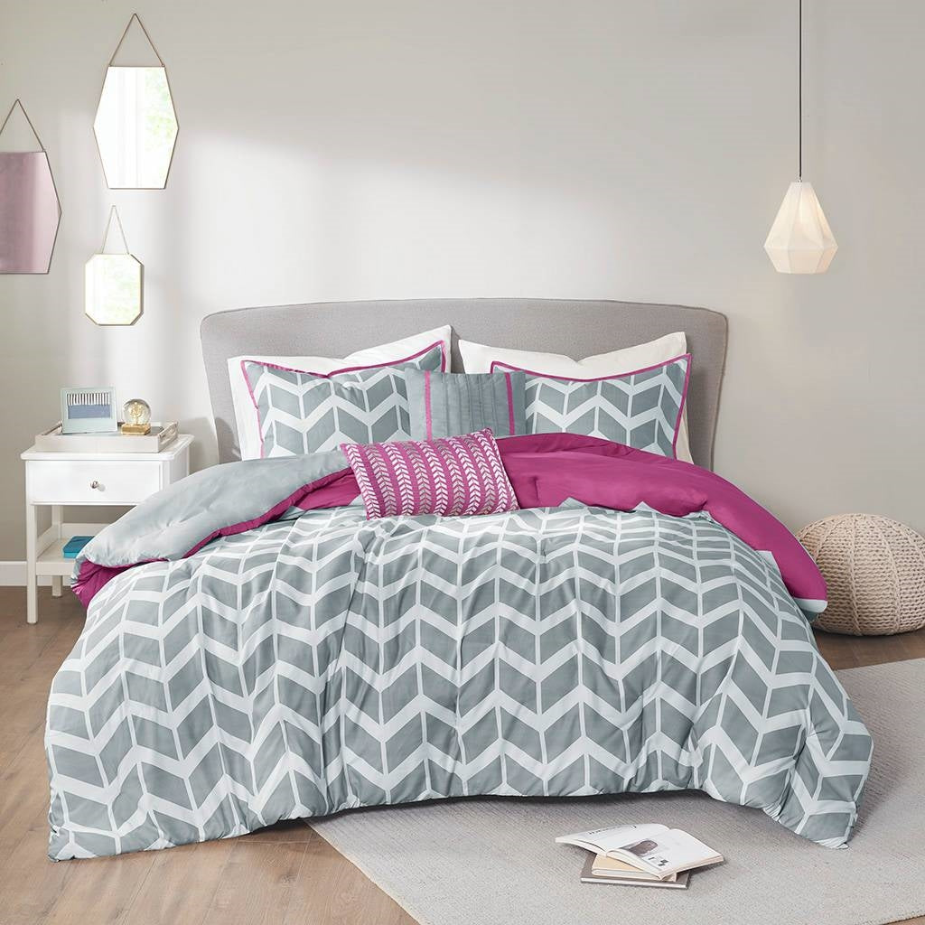 Full/Queen Reversible Comforter Set with Grey White Purple Pink Chevron Pattern