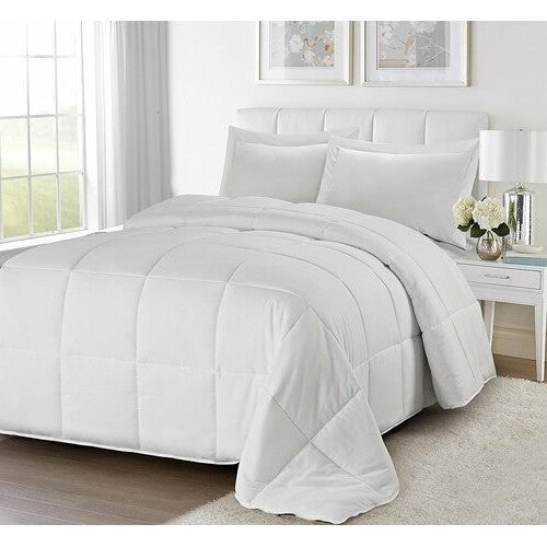 Twin/Twin XL Traditional Microfiber Reversible 3 Piece Comforter Set in White