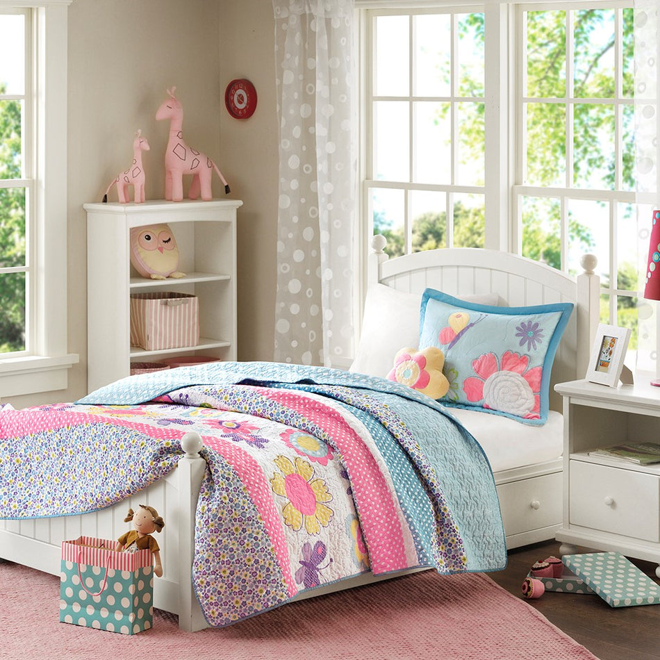 Mi Zone Kids Crazy Daisy Reversible Quilt Set with Throw Pillow - Multicolor - Full Size / Queen Size