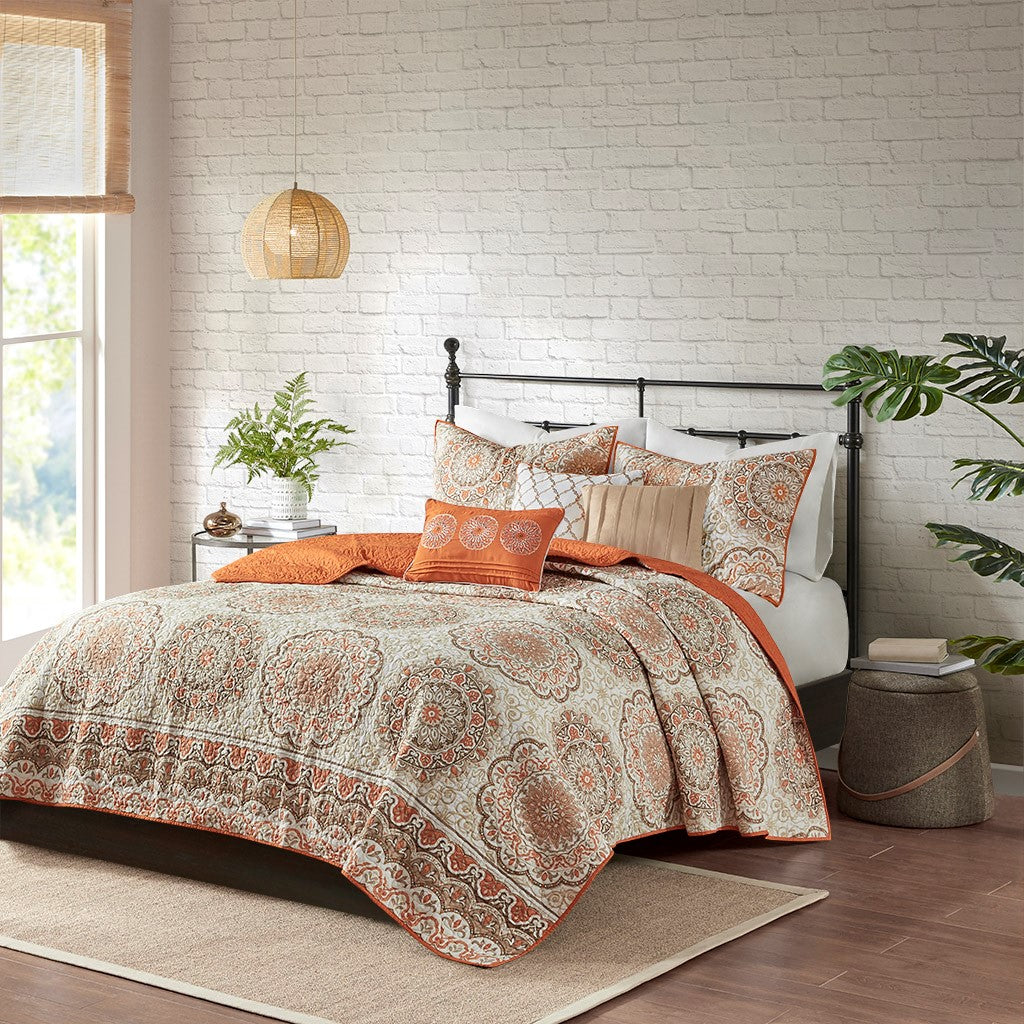 Madison Park Tangiers 6 Piece Reversible Quilt Set with Throw Pillows - Orange - King Size / Cal King Size