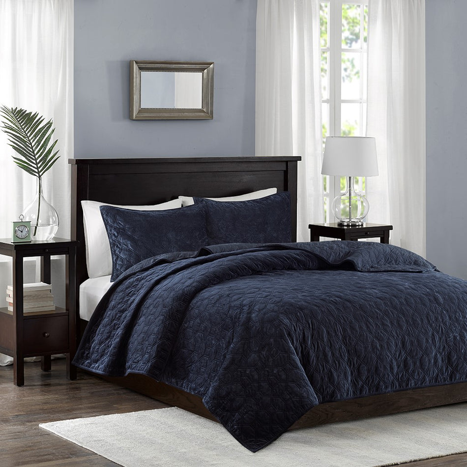 Madison Park Harper 3 Piece Velvet Quilt Set - Navy - King Size / Cal King Size