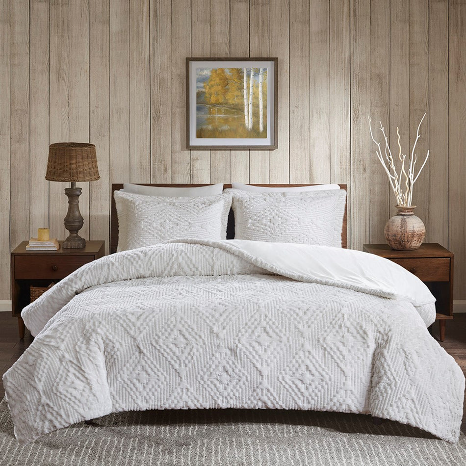Teton Embroidered Plush Coverlet Set - Ivory - Full Size / Queen Size