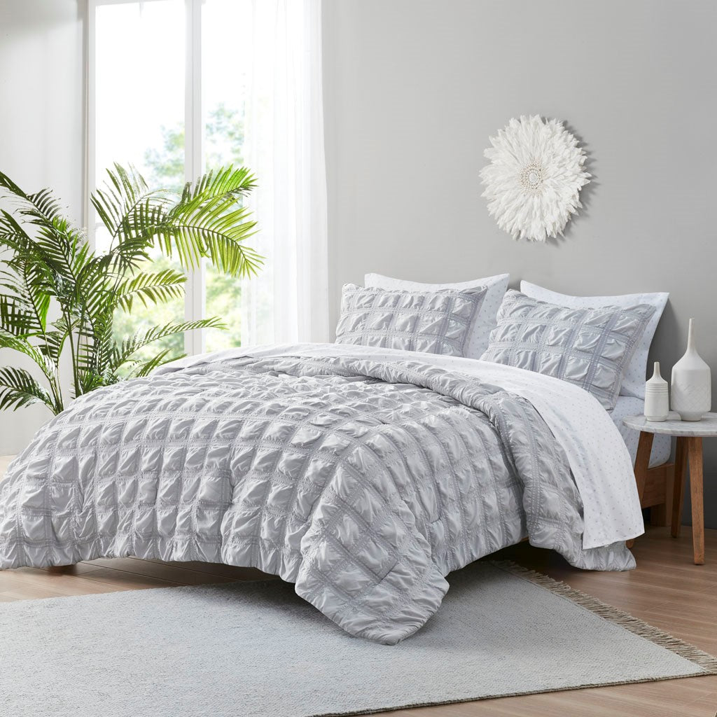 Clean Spaces Denver Seersucker Comforter Set with Bed Sheets - Gray - Full Size