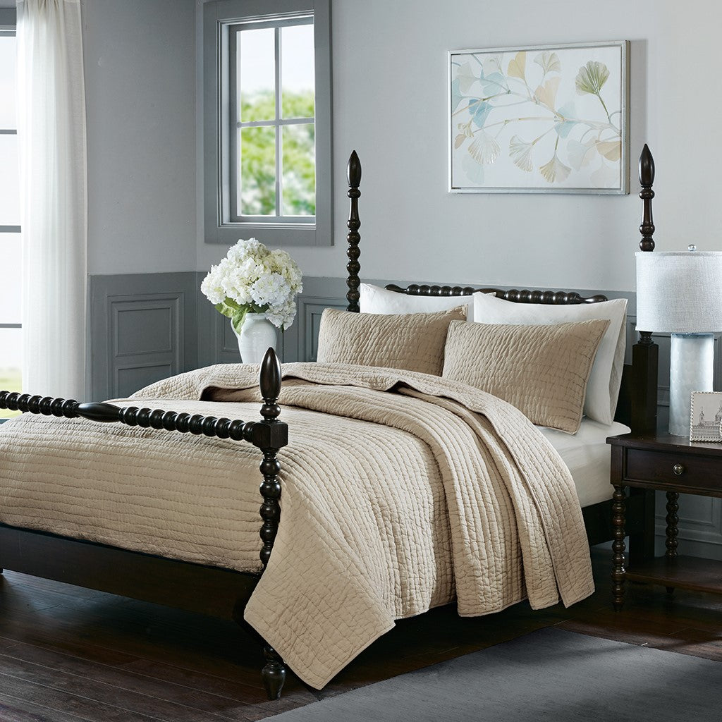 Madison Park Signature Serene 3 Piece Hand Quilted Cotton Quilt Set - Linen - Full Size / Queen Size