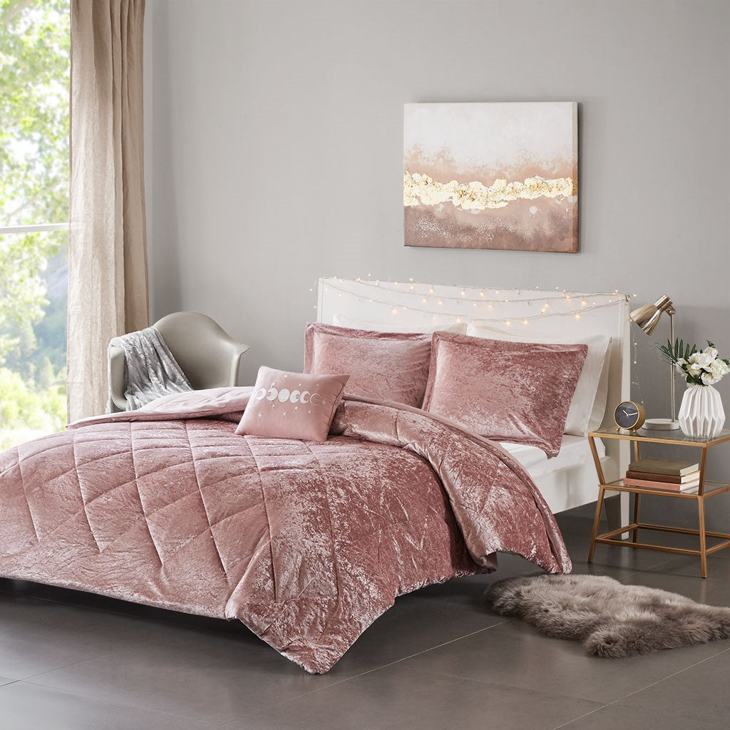 Intelligent Design Felicia Velvet Comforter Set - Blush - Twin Size / Twin XL Size