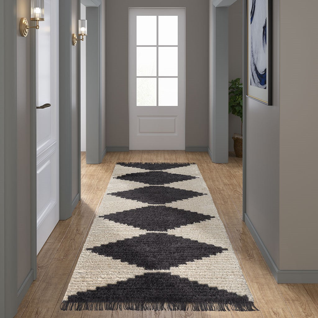 Madison Park Amanda Black & Ivory Modern Area Rug - Black / Ivory - 3x7' Runner