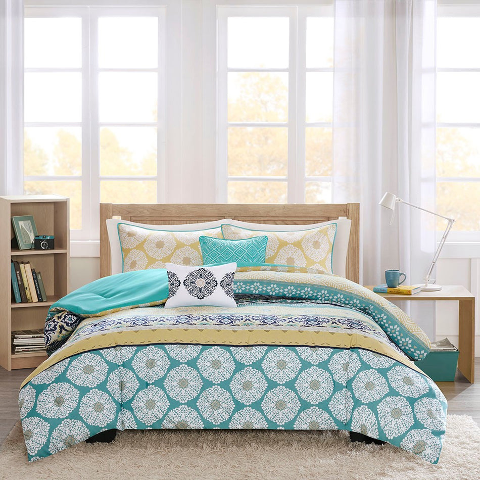 Arissa Comforter Set - Green - Full Size / Queen Size