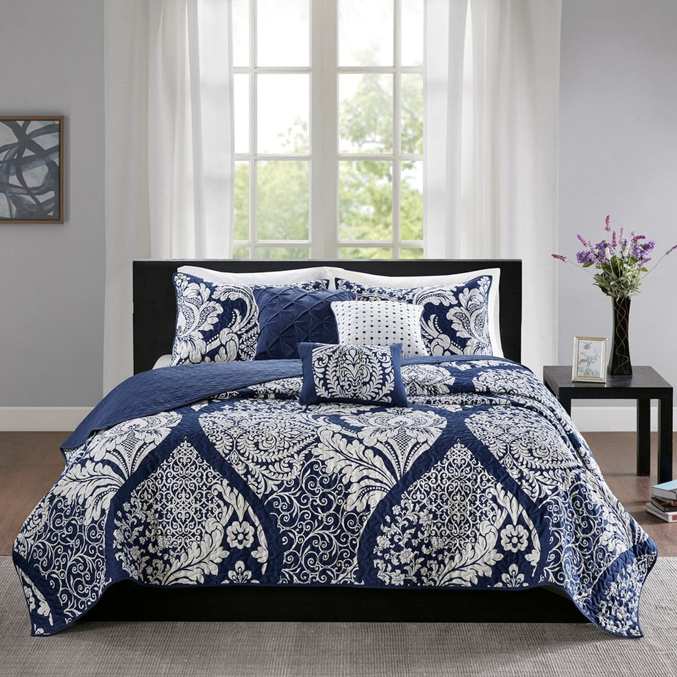 Vienna 6 Piece Printed Cotton Quilt Set with Throw Pillows - Indigo - Full Size / Queen Size