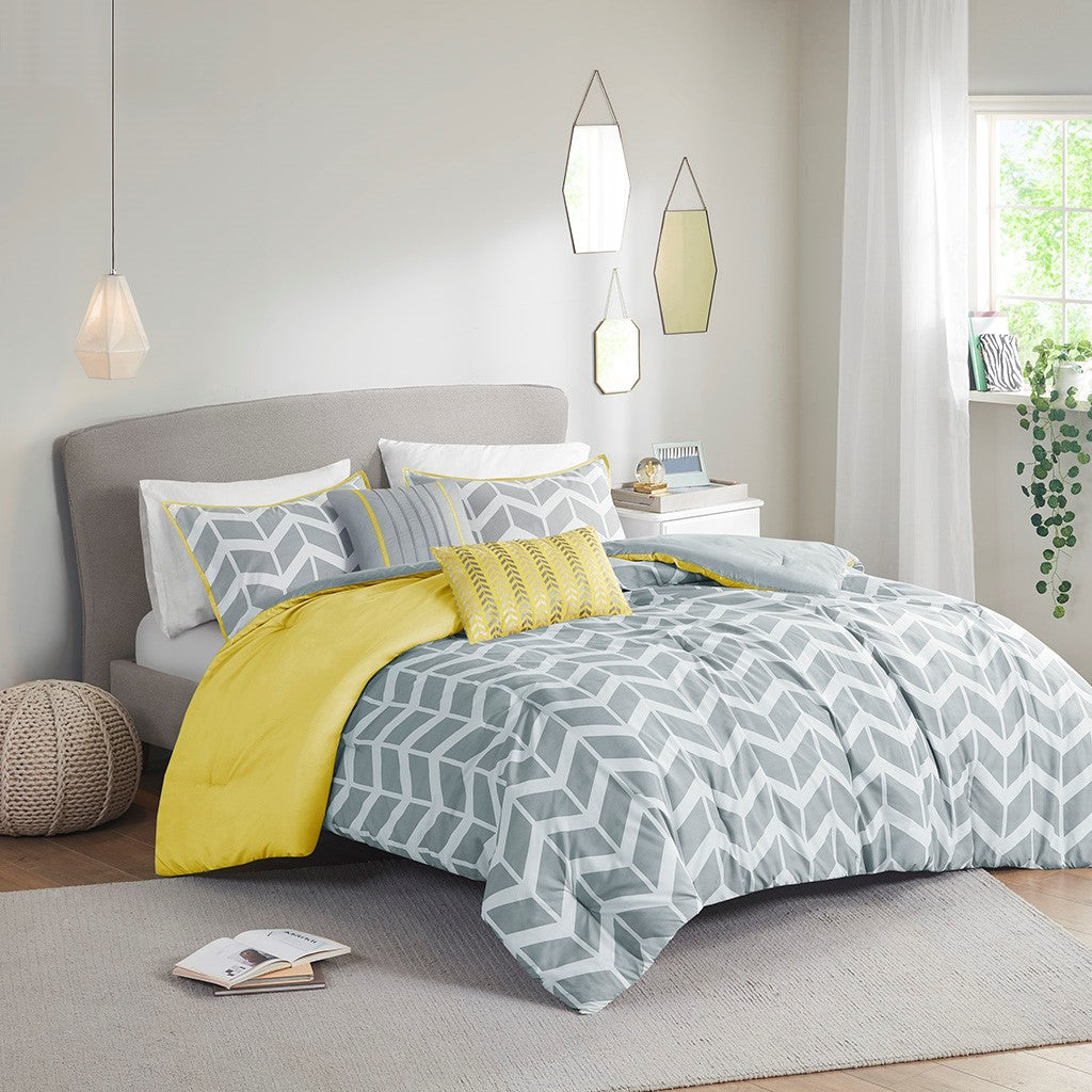 Intelligent Design Nadia Comforter Set - Yellow - Full Size / Queen Size